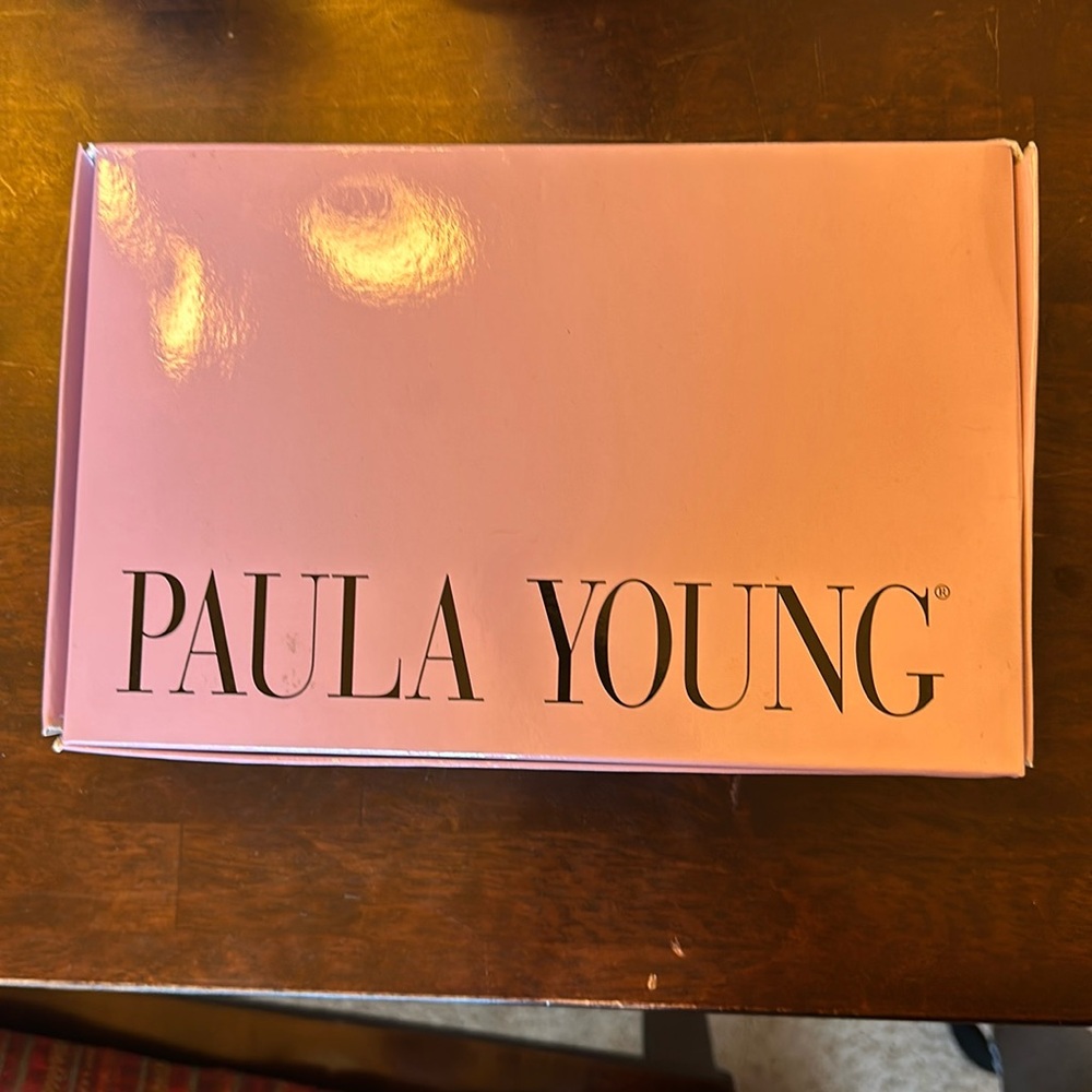 Paula Young Wig Nora A0353 color 18/22 AVG